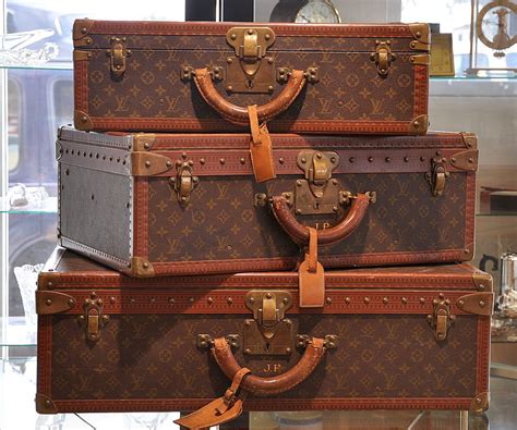 louis vuitton vintage trunks 1800|Louis Vuitton suitcase 1995 luggage.